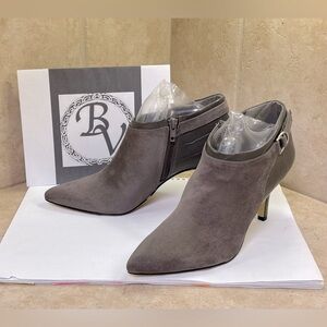 Bella Vita Gray Ankle Booties